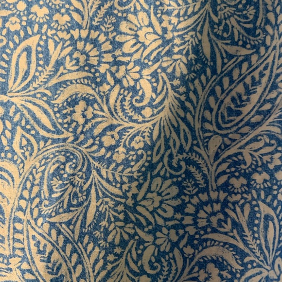 J. McLaughlin Louis 51% Silk Blue & White Paisley Women's Button Down Large EUC - Picture 3 of 12